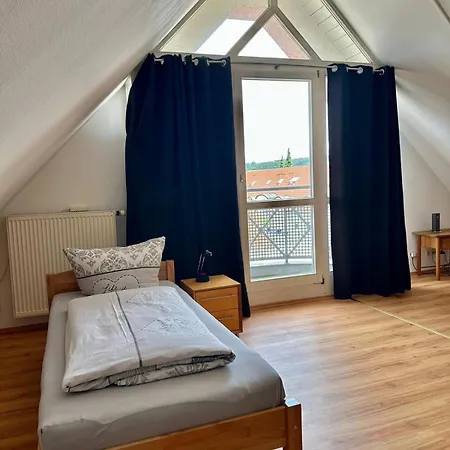 Schoene 4 Schlafzimmer Maisonette In アパート *